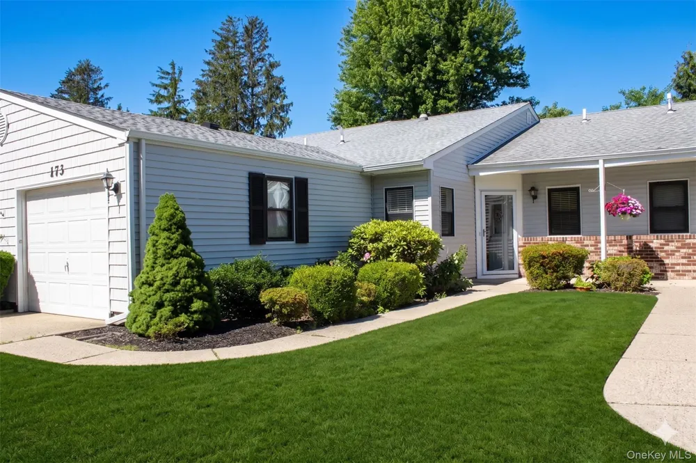 173 Knolls Drive #173 Stony Brook, NY 11790