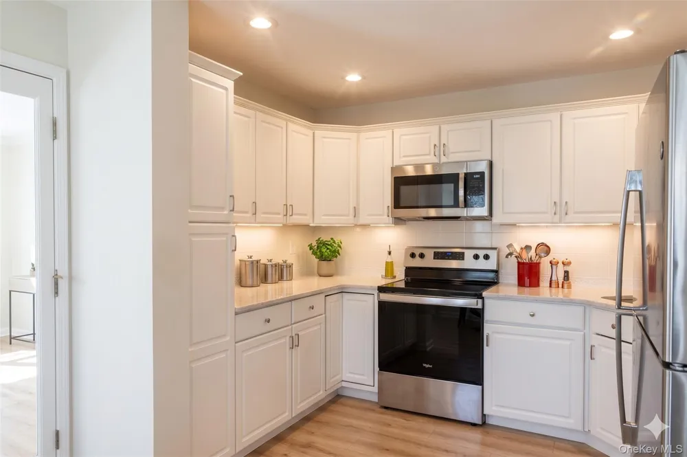 173 Knolls Drive #173 Stony Brook, NY 11790