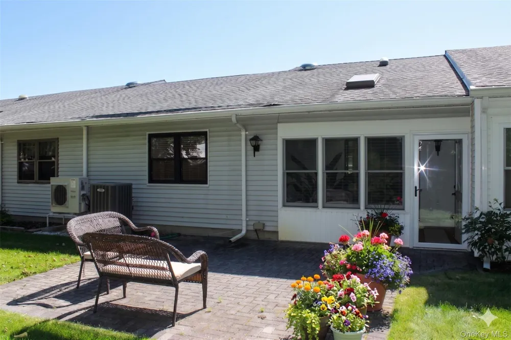 173 Knolls Drive #173 Stony Brook, NY 11790