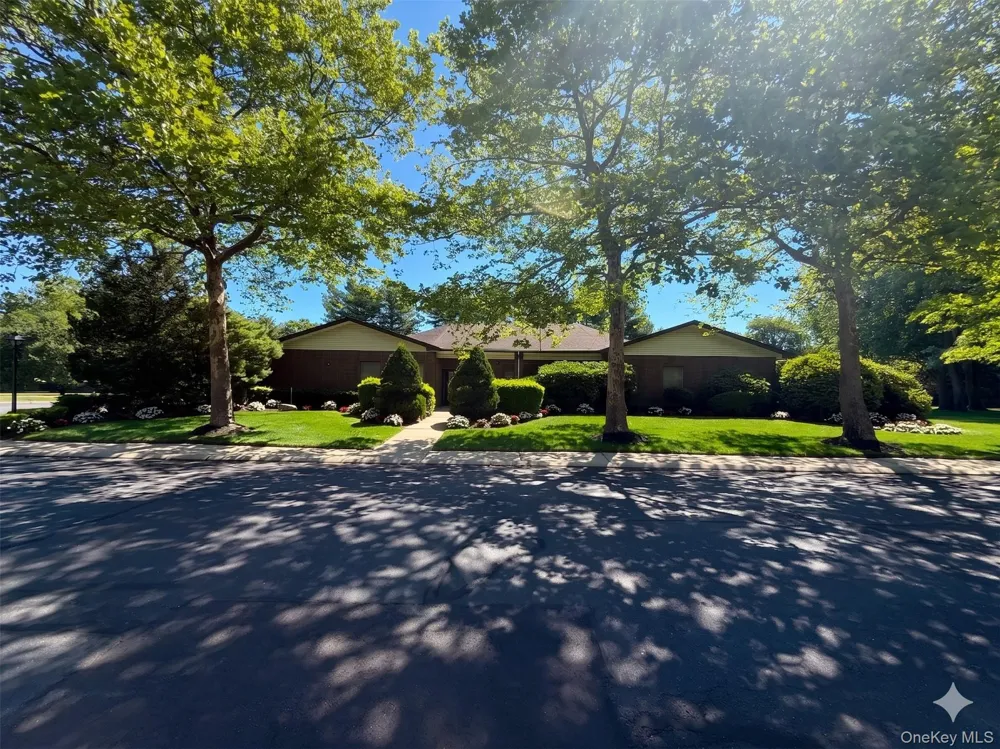 173 Knolls Drive #173 Stony Brook, NY 11790