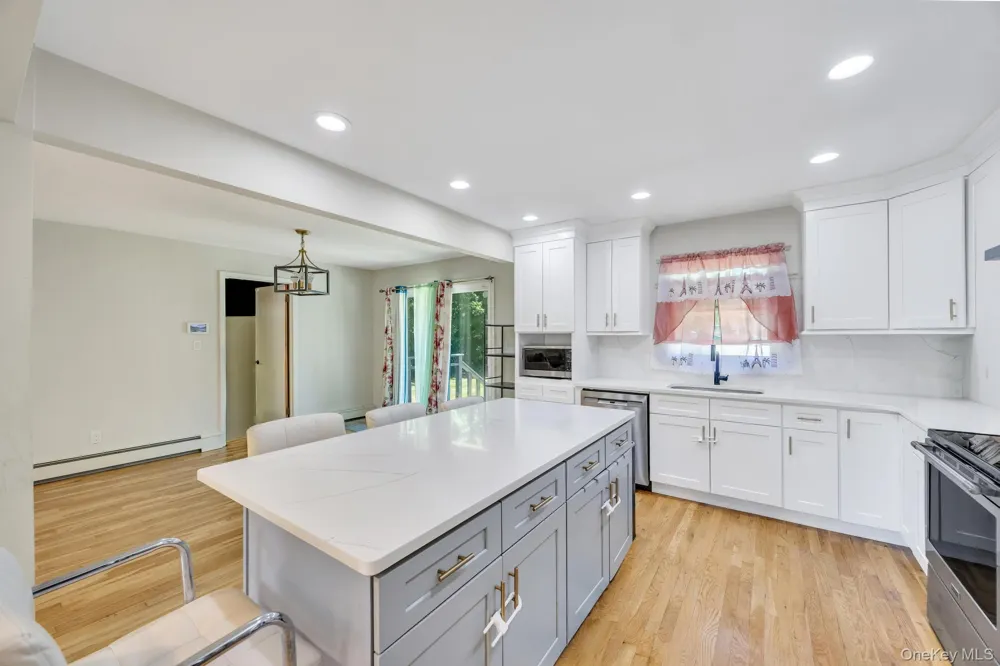 99 Burr Road East Northport, NY 11731