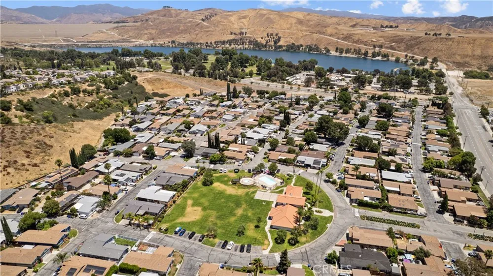 32003 Emerald Castaic, CA 91384