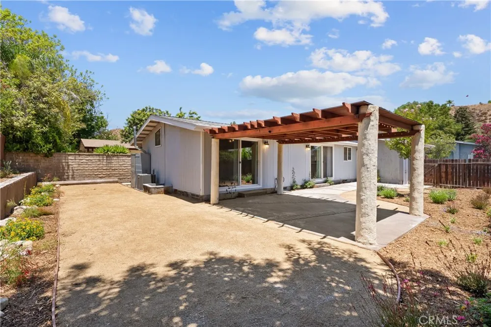 32003 Emerald Castaic, CA 91384