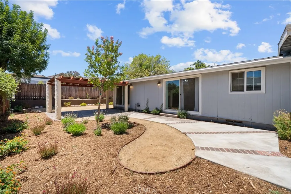 32003 Emerald Castaic, CA 91384