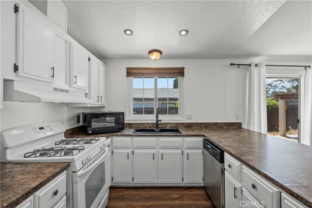 32003 Emerald Castaic, CA 91384