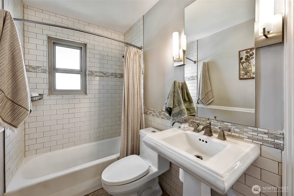 1400 Hubbell Place #PH110 Seattle, WA 98101