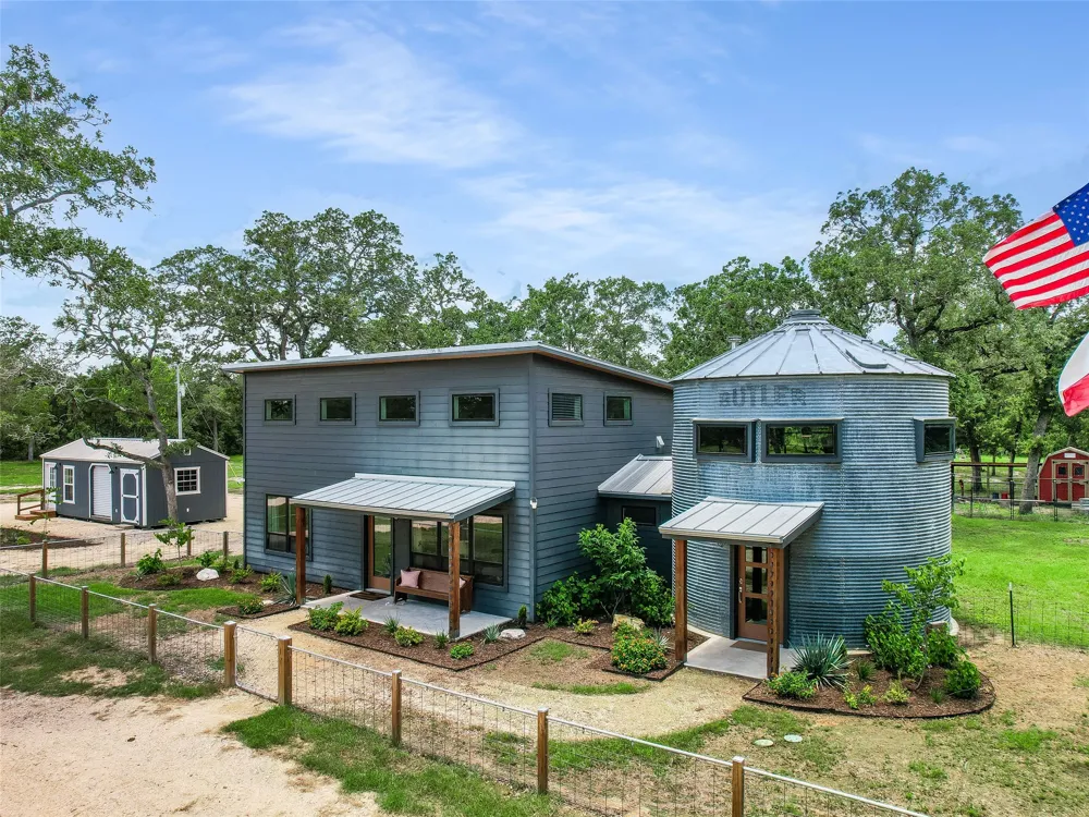 226 Stolle Lane Flatonia, TX 78941