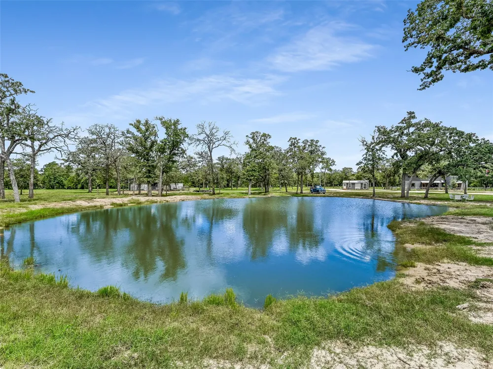 226 Stolle Lane Flatonia, TX 78941