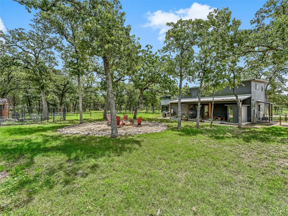 226 Stolle Lane Flatonia, TX 78941