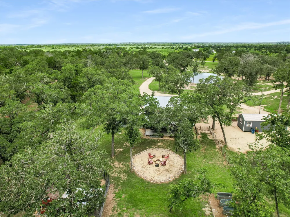 226 Stolle Lane Flatonia, TX 78941