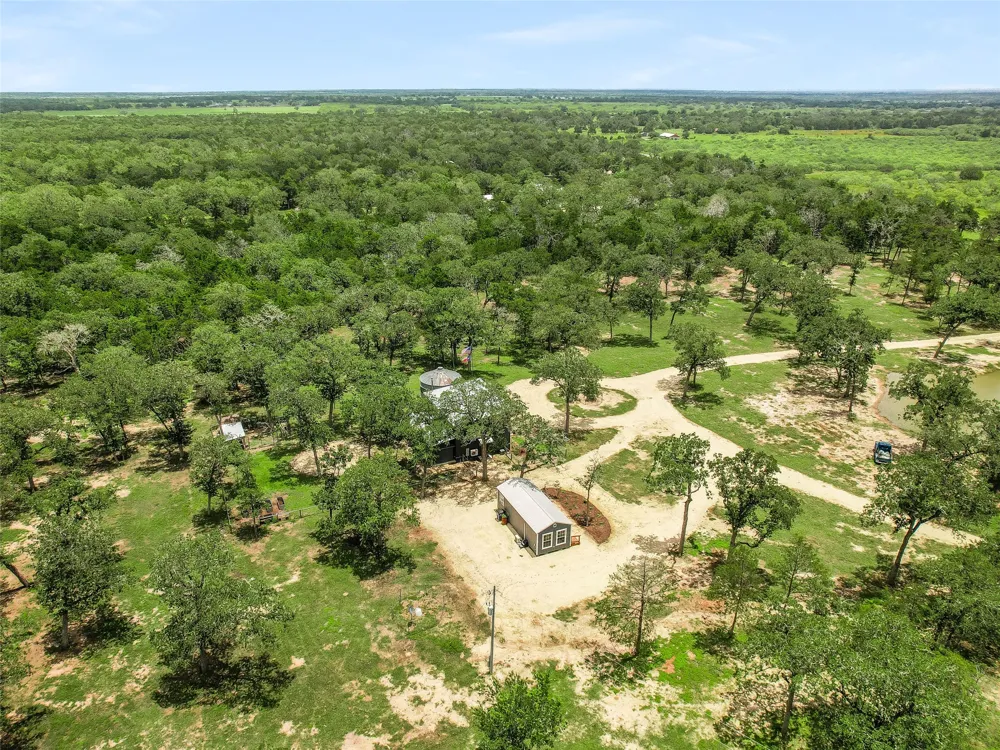 226 Stolle Lane Flatonia, TX 78941