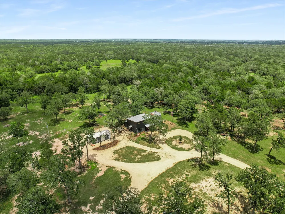 226 Stolle Lane Flatonia, TX 78941