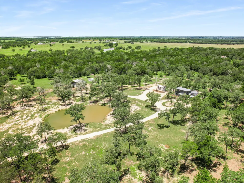 226 Stolle Lane Flatonia, TX 78941
