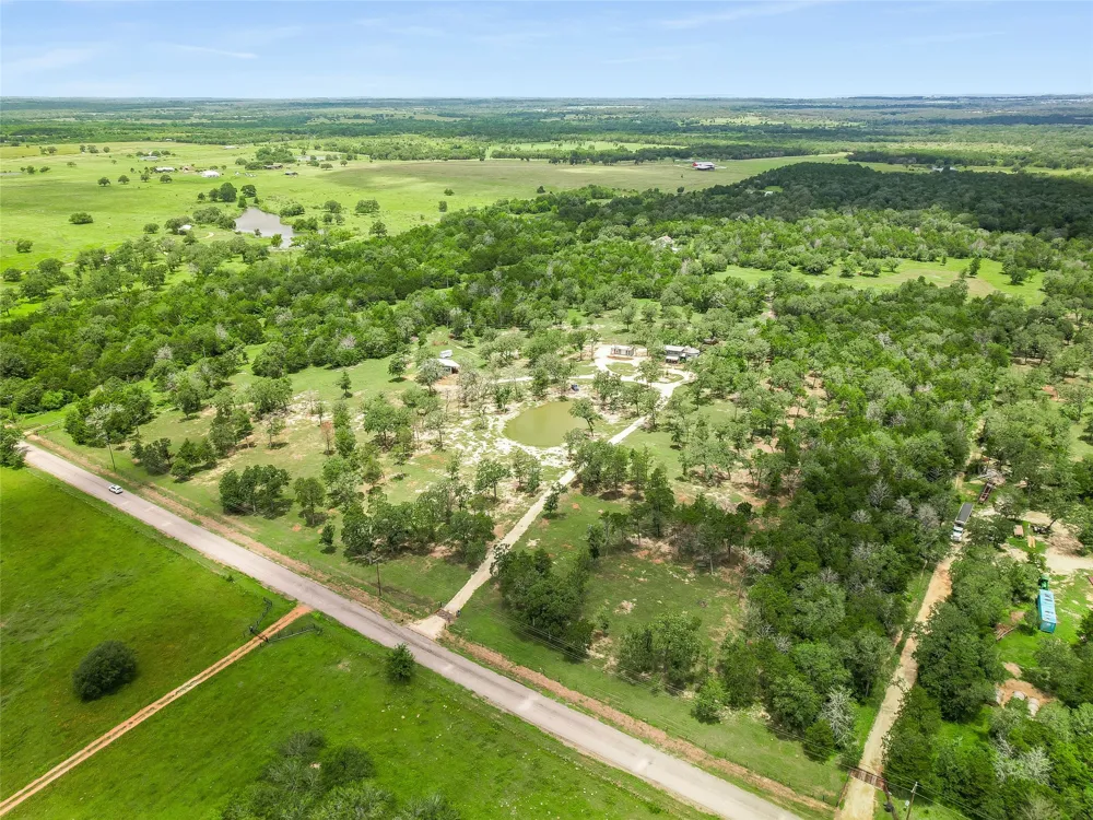 226 Stolle Lane Flatonia, TX 78941