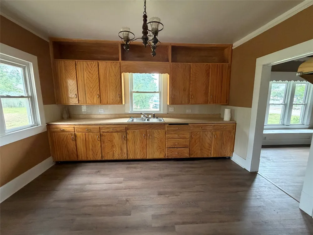 407 S Lamar Street Eastland, TX 76448