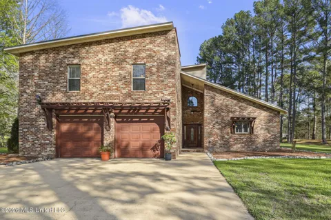 185 W Neal Road