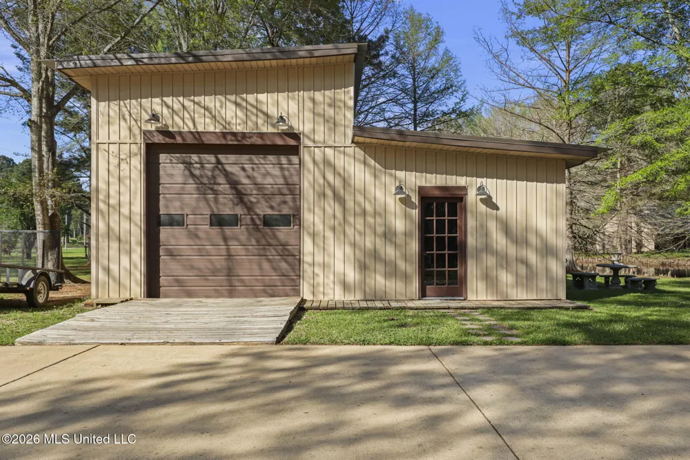 185 W Neal Road Florence, MS 39073