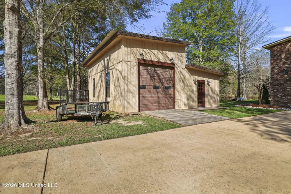 185 W Neal Road Florence, MS 39073