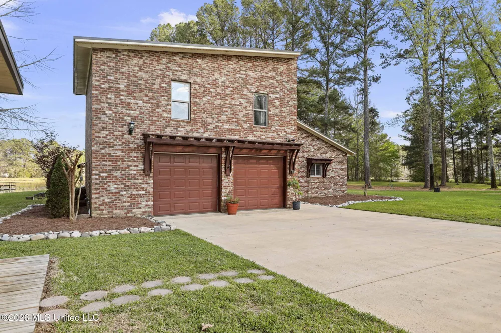 185 W Neal Road Florence, MS 39073