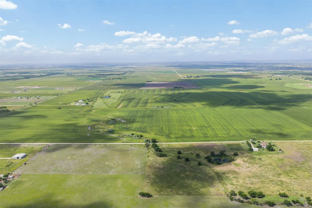 18108 Werchan Lane Coupland, TX 78615