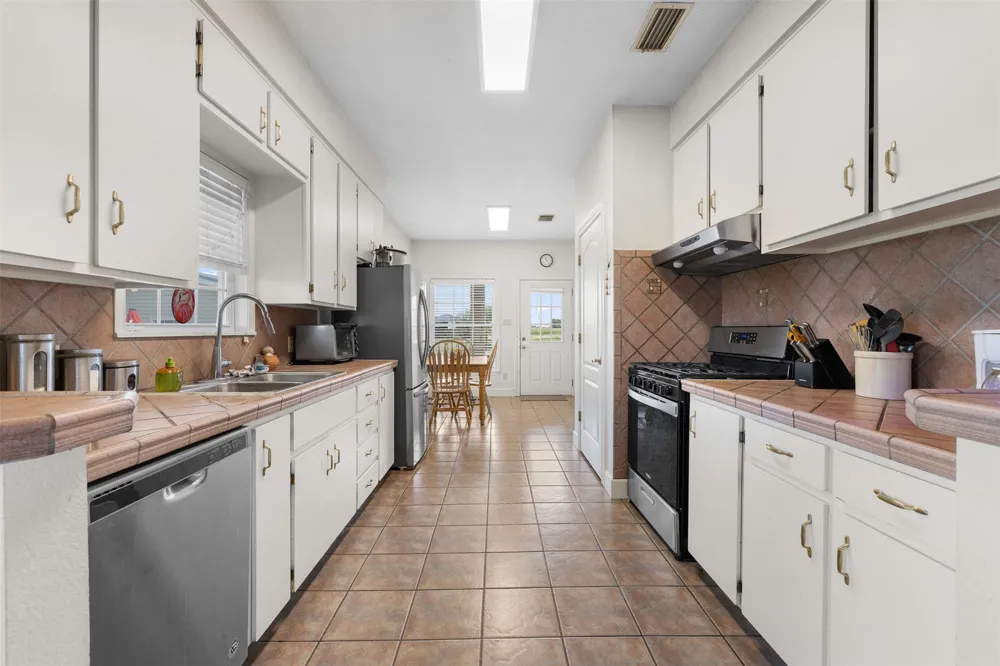 18108 Werchan Lane Coupland, TX 78615