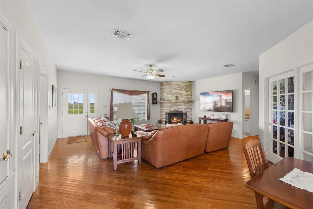 18108 Werchan Lane Coupland, TX 78615