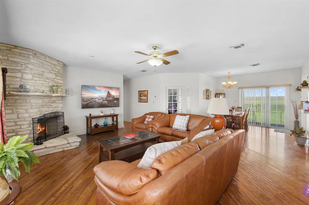 18108 Werchan Lane Coupland, TX 78615