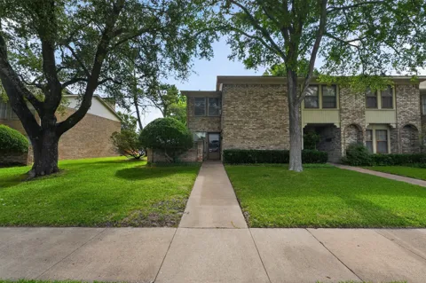 717 Towne House Lane