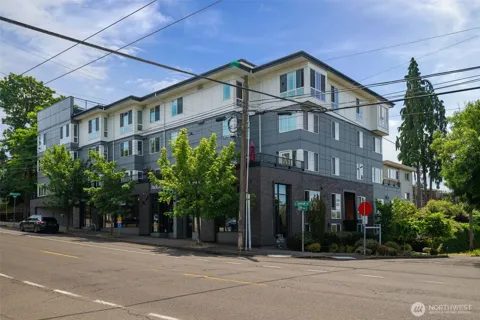 2901 S Jackson Street #304