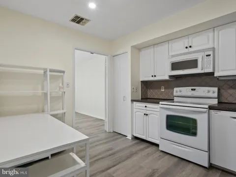 2 HIGH STEPPER COURT #505