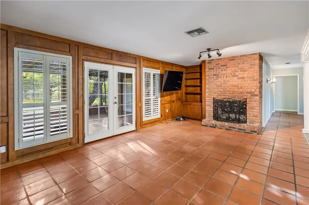 341 Brenda Kingsville, TX 78363