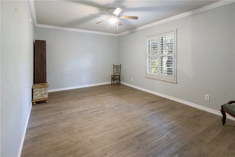 341 Brenda Kingsville, TX 78363