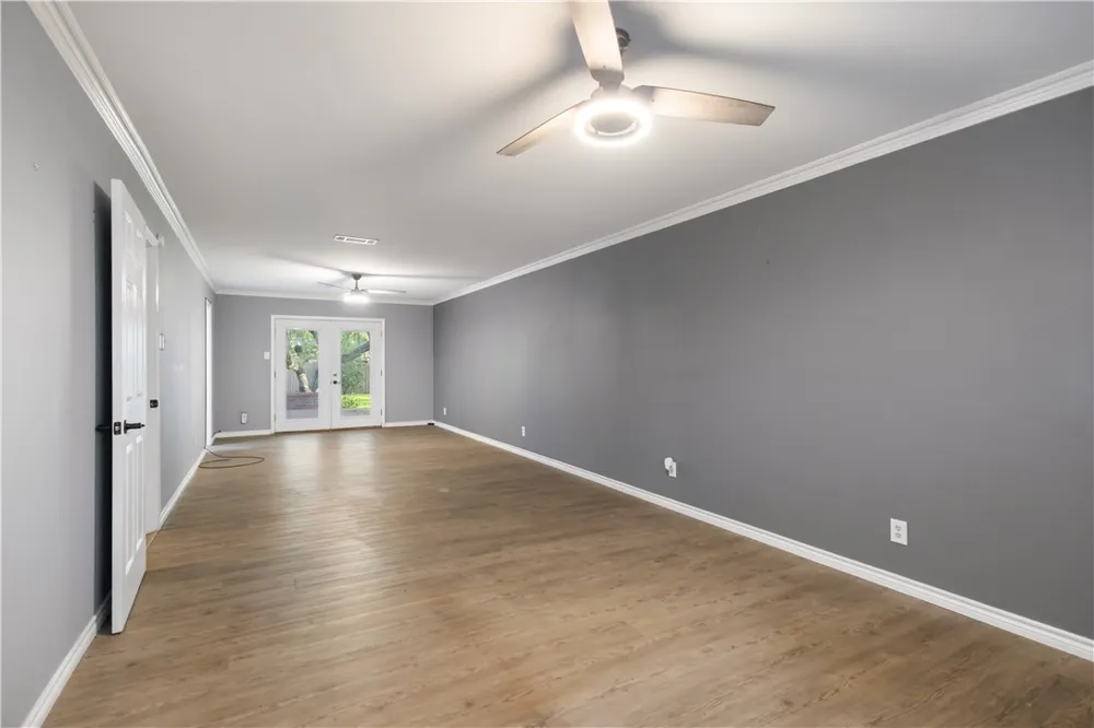 341 Brenda Kingsville, TX 78363