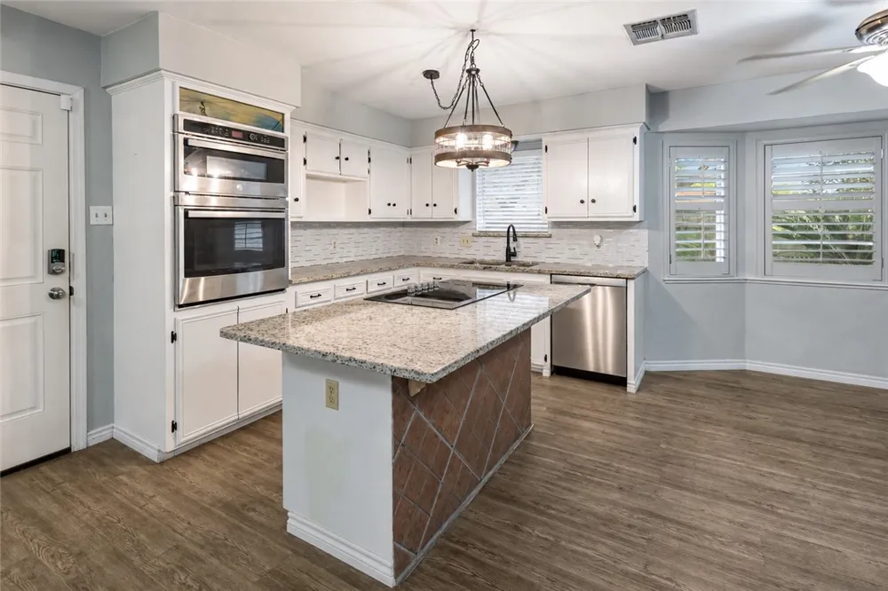 341 Brenda Kingsville, TX 78363