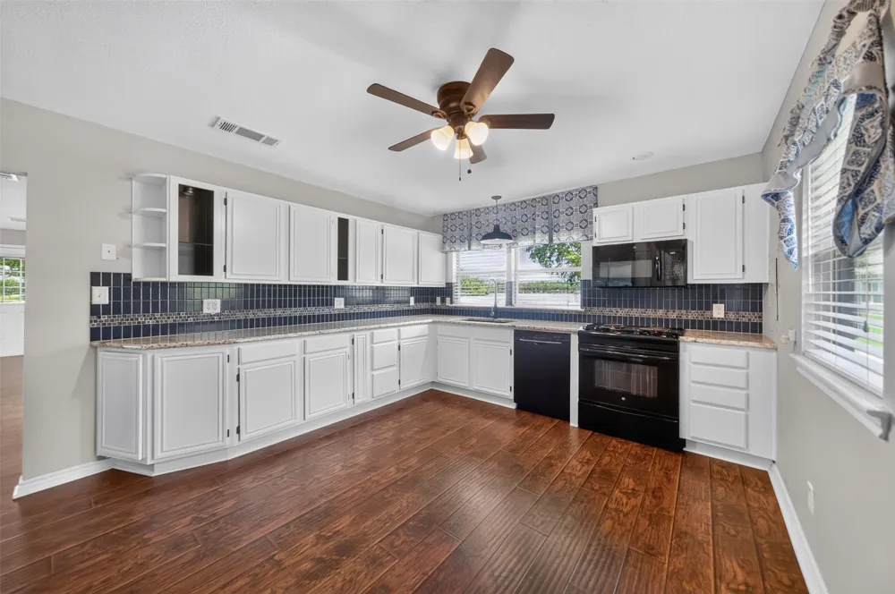1075 Callender Lake Drive Murchison, TX 75778