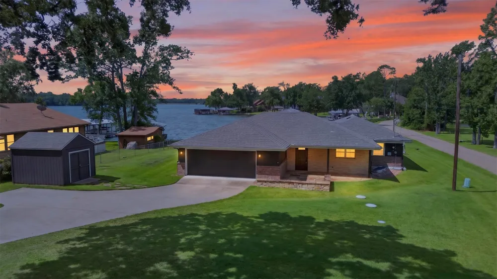 1075 Callender Lake Drive Murchison, TX 75778