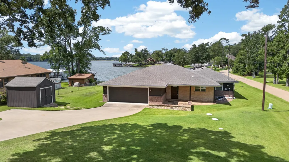 1075 Callender Lake Drive Murchison, TX 75778