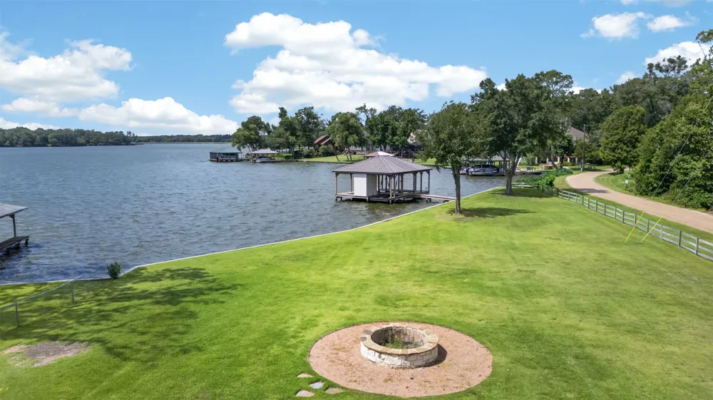 1075 Callender Lake Drive Murchison, TX 75778