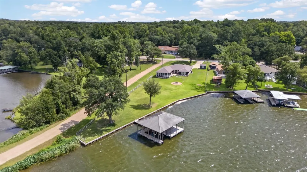 1075 Callender Lake Drive Murchison, TX 75778
