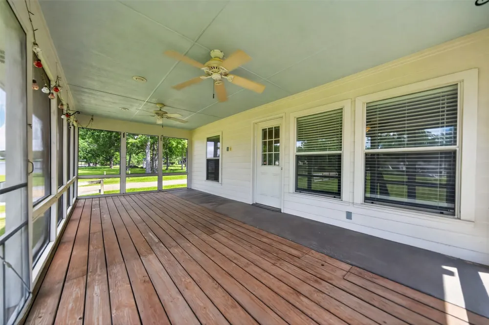 1075 Callender Lake Drive Murchison, TX 75778
