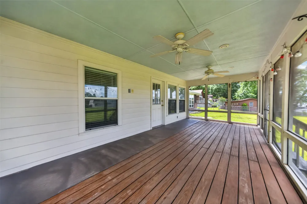 1075 Callender Lake Drive Murchison, TX 75778