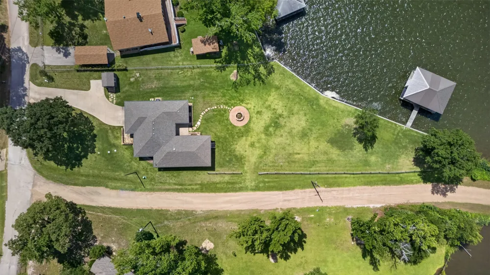 1075 Callender Lake Drive Murchison, TX 75778