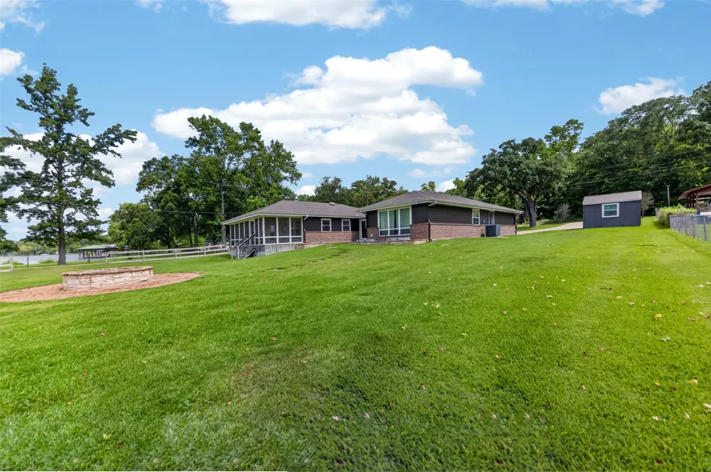 1075 Callender Lake Drive Murchison, TX 75778