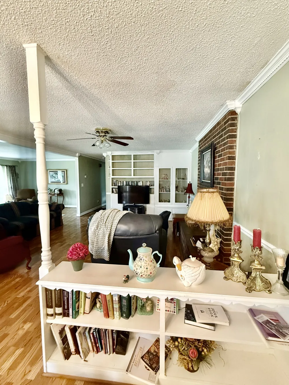 301 W College St Summertown, TN 38483