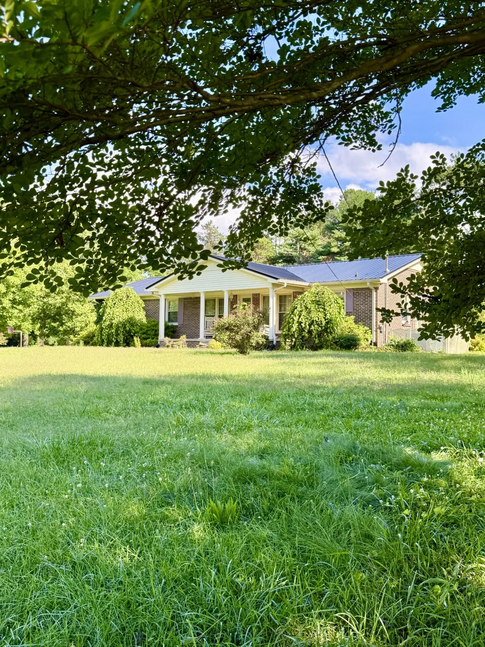 301 W College St Summertown, TN 38483