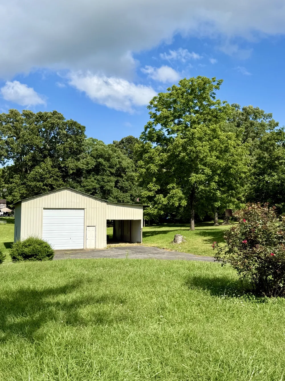 301 W College St Summertown, TN 38483