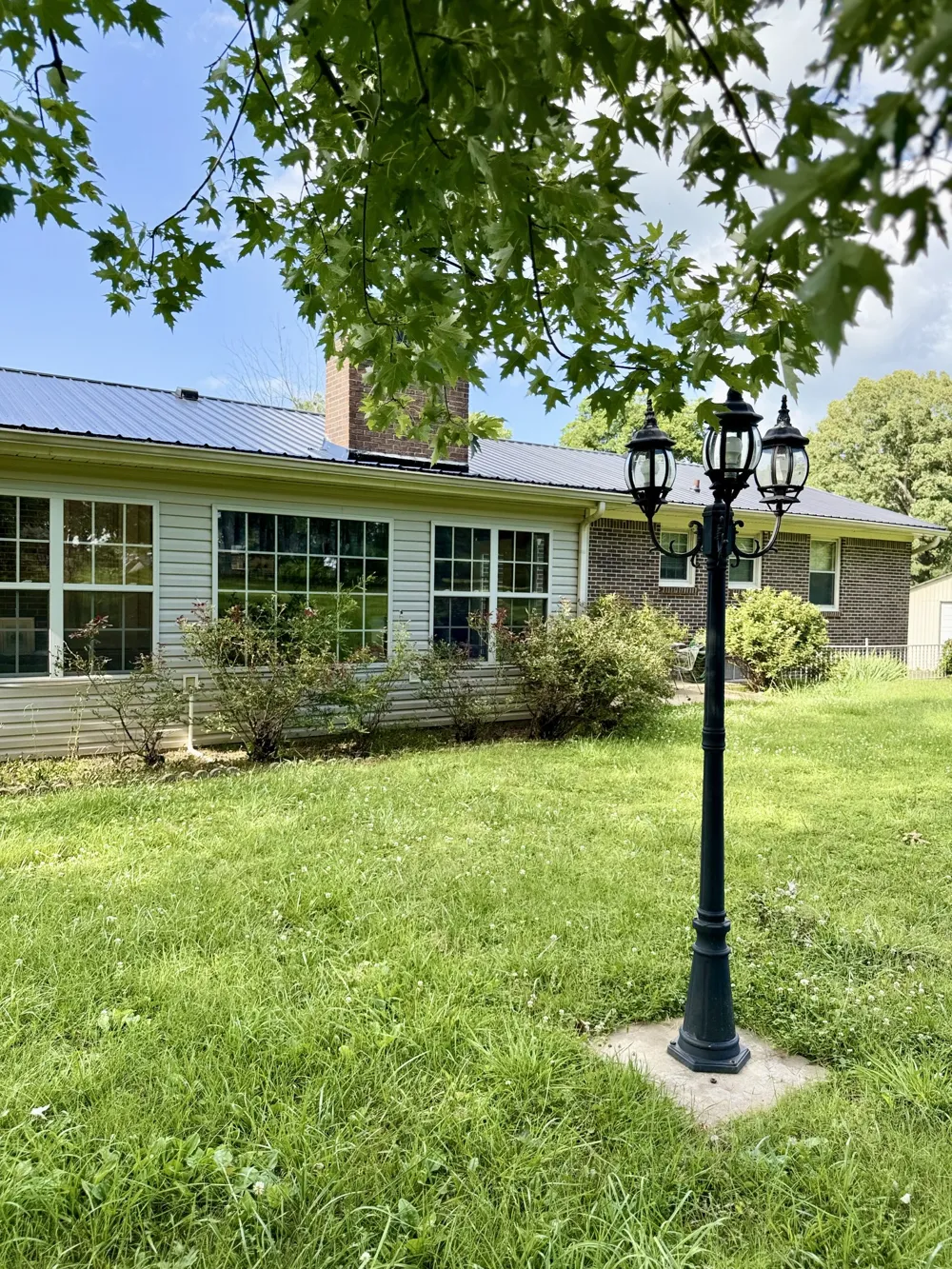 301 W College St Summertown, TN 38483