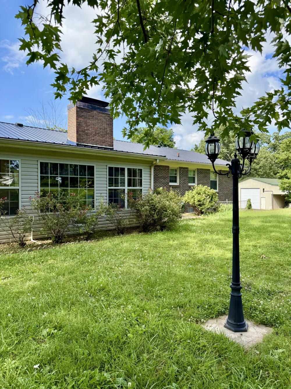 301 W College St Summertown, TN 38483