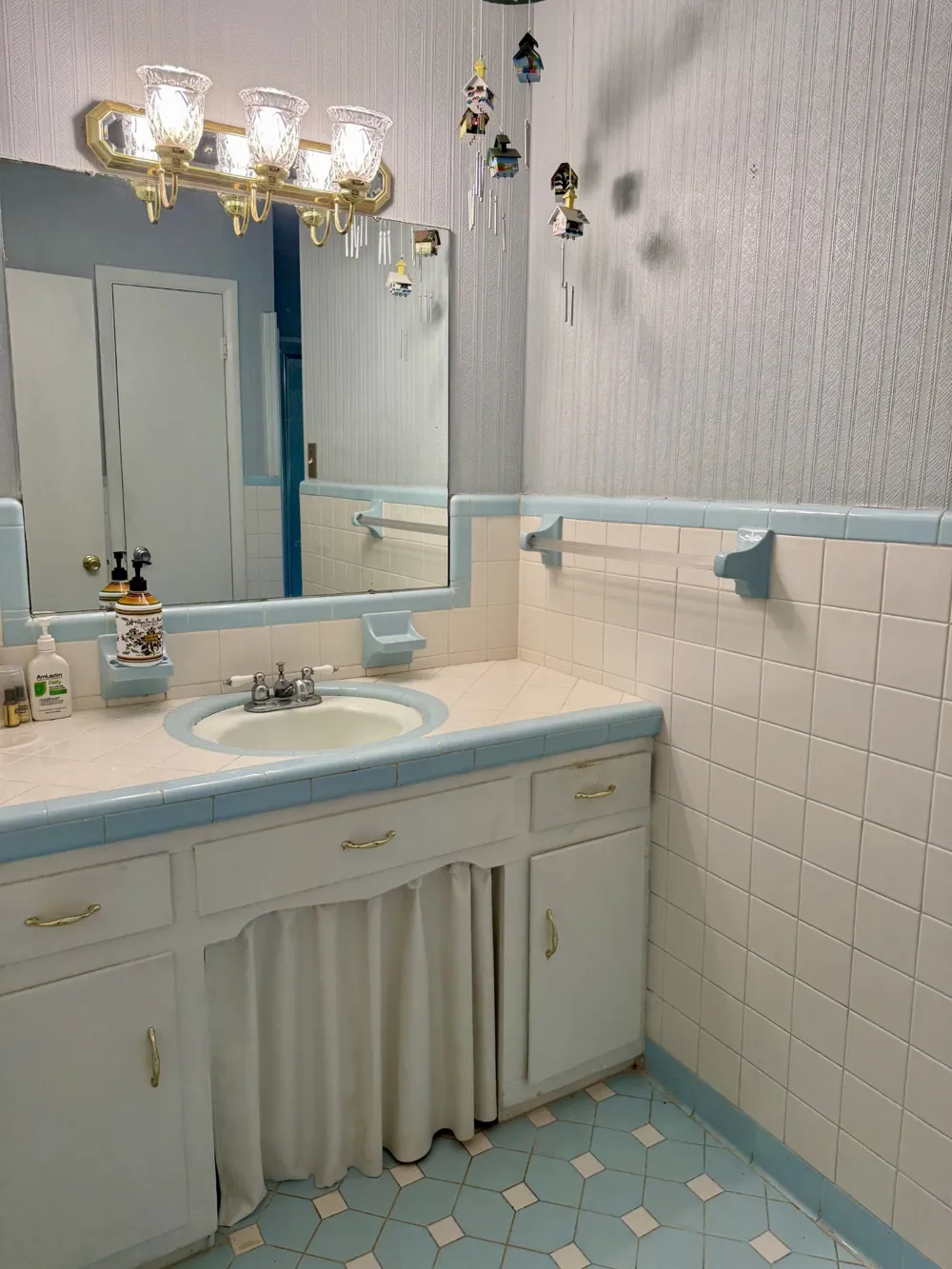 301 W College St Summertown, TN 38483