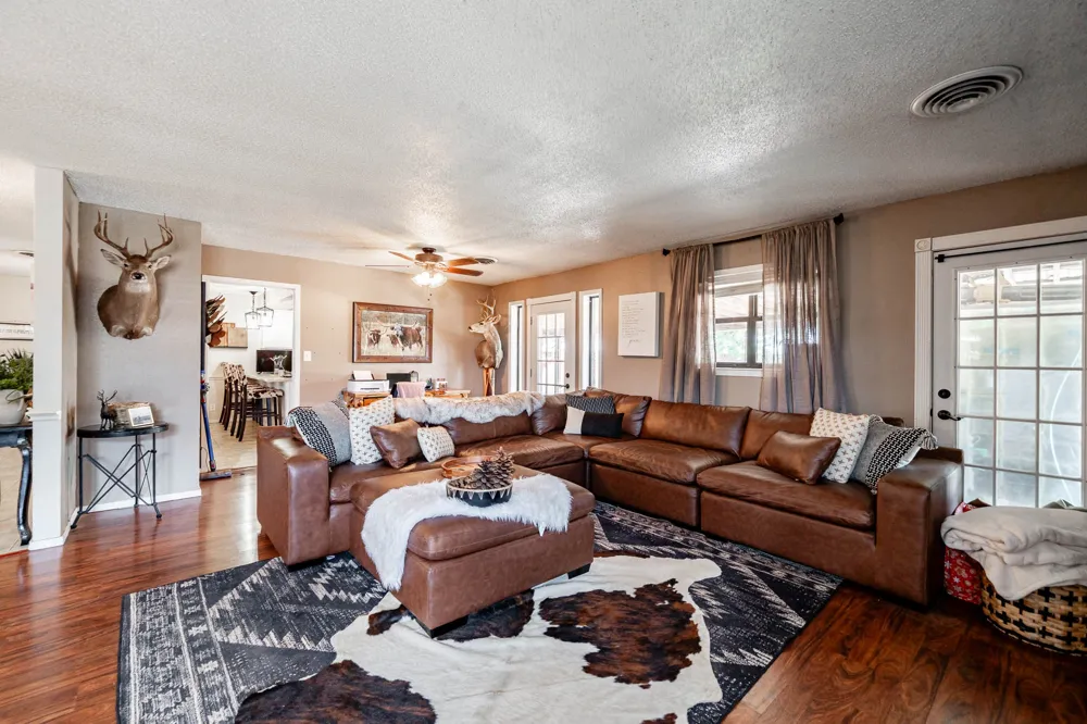 616 W Main Street Bronte, TX 76933